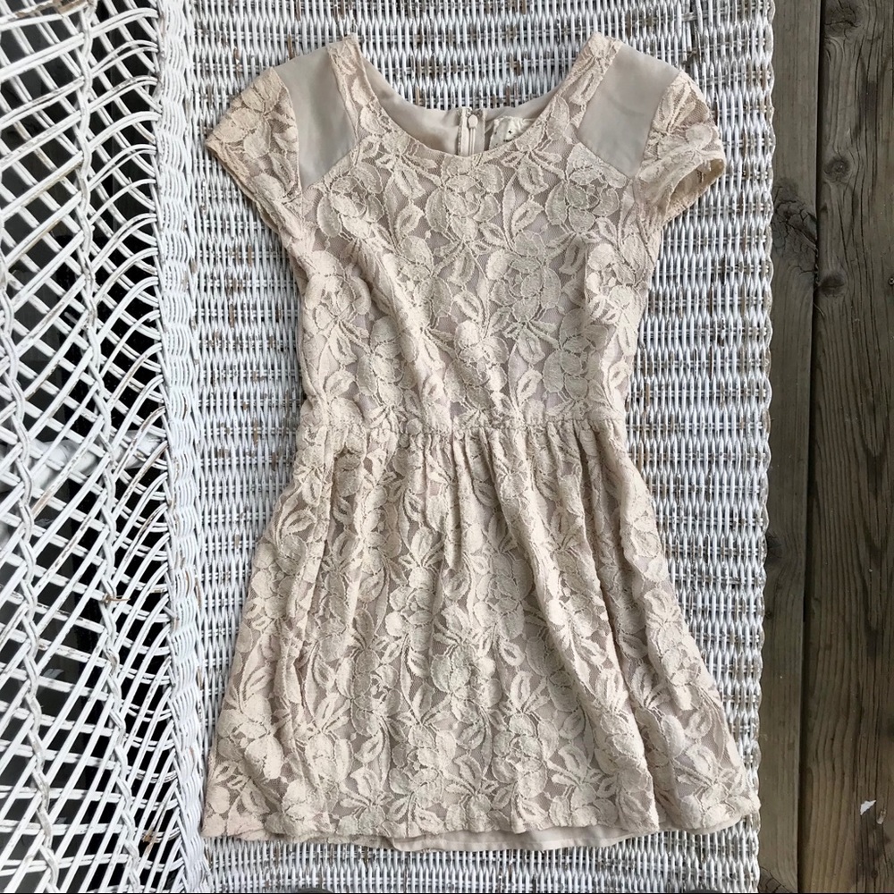 EUC {Urban Outfitters} Ivory Lace Dress XS - Picture 2 of 6